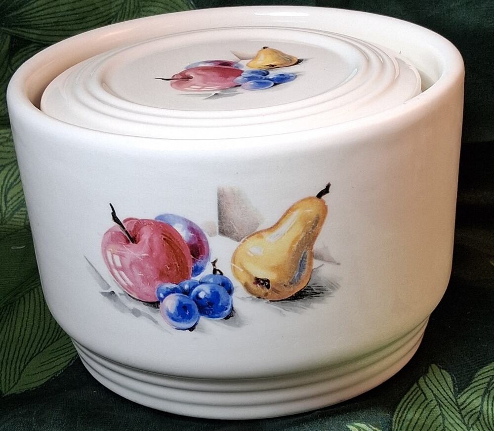 2 Art Deco Knowles Utility Ware Refrigerator Bowls Large & Small bowl has Lid